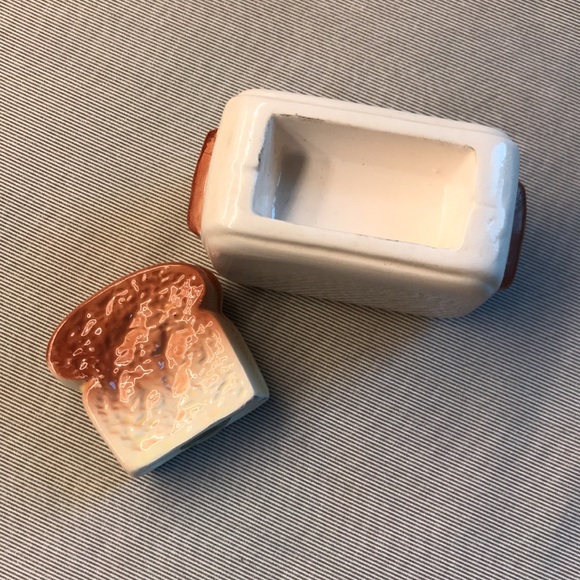 Vintage Toaster Salt and Pepper Shakers Giftcraft - Picture 3 of 5